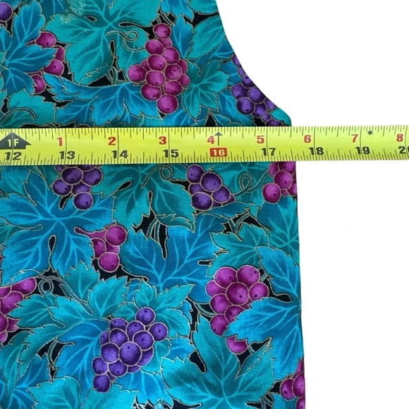 Designed BY Too Cute! Vintage Vest Grape Wines Design V-neck Sleeveless M - Picture 4 of 7